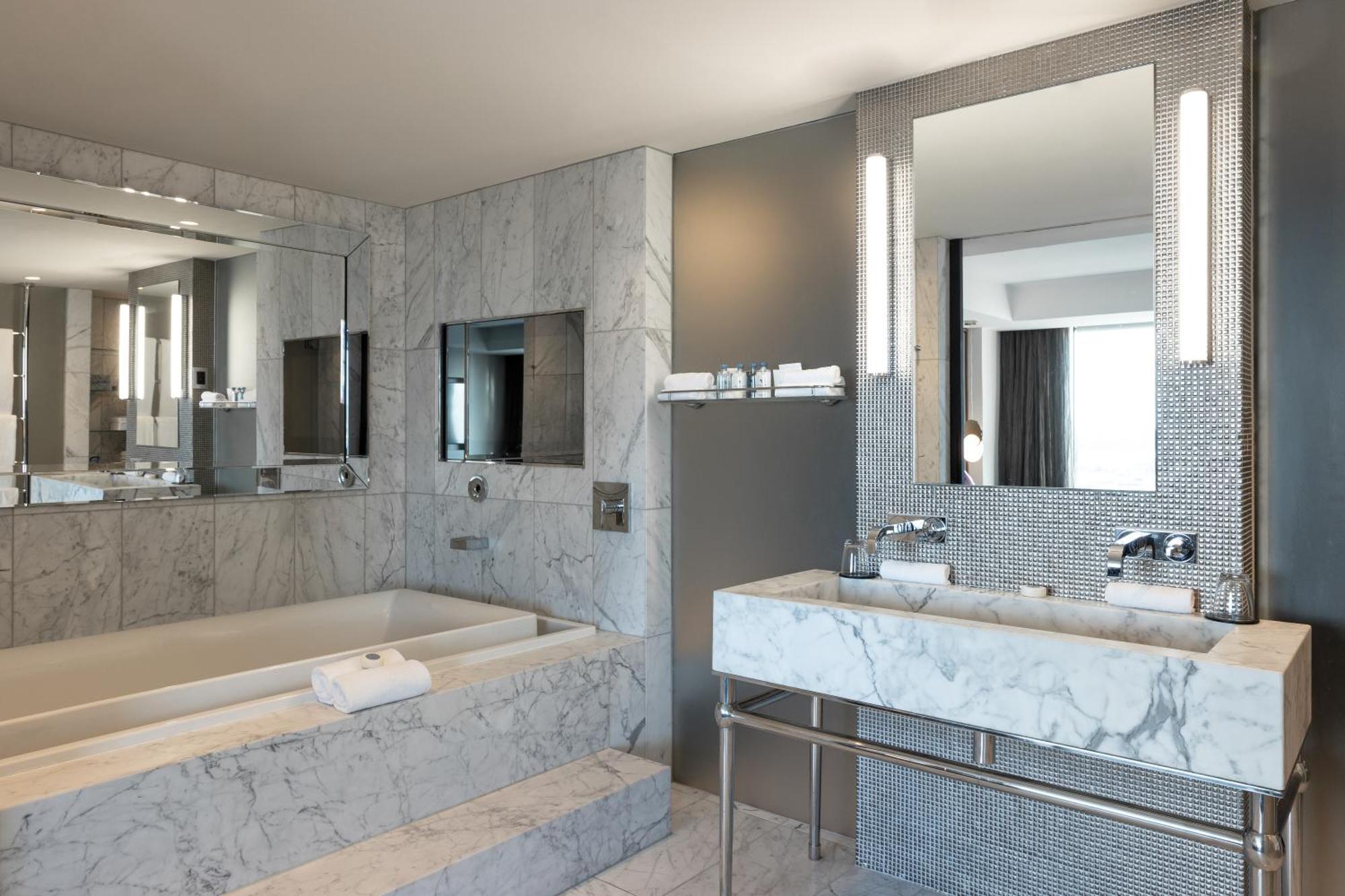 The Grand By Skycity Auckland Exterior photo Bathroom
